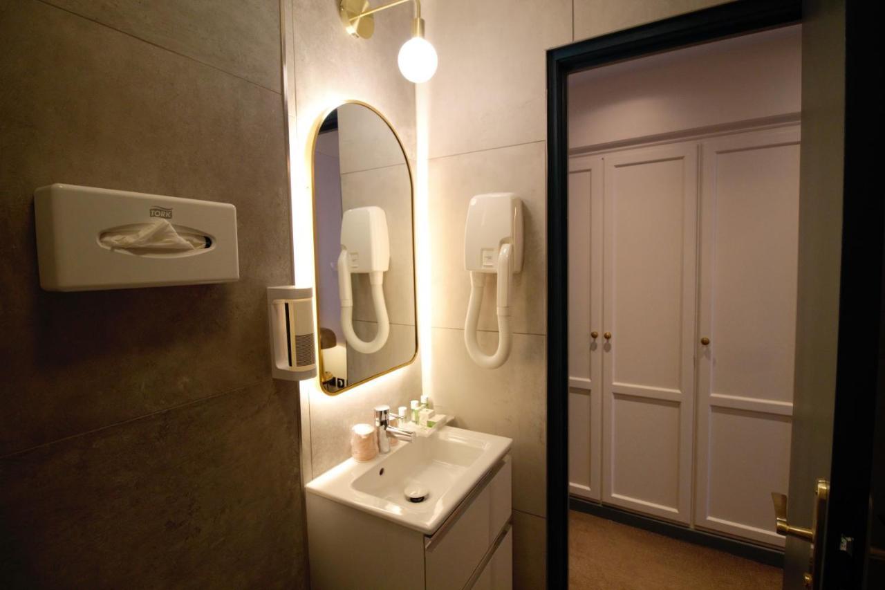 แพร็งเซส กาโรลีน Hotel ปารีส ภายนอก รูปภาพ