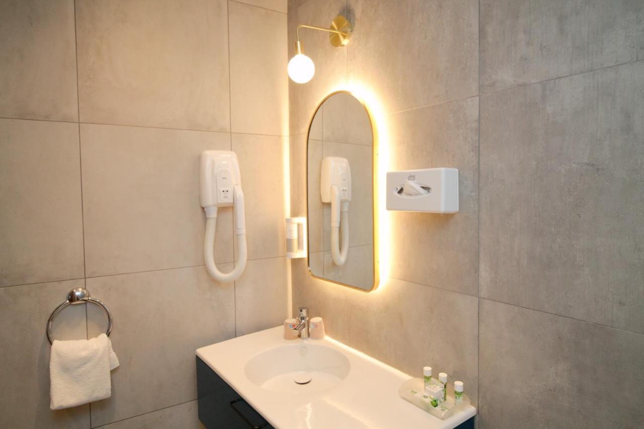 แพร็งเซส กาโรลีน Hotel ปารีส ภายนอก รูปภาพ