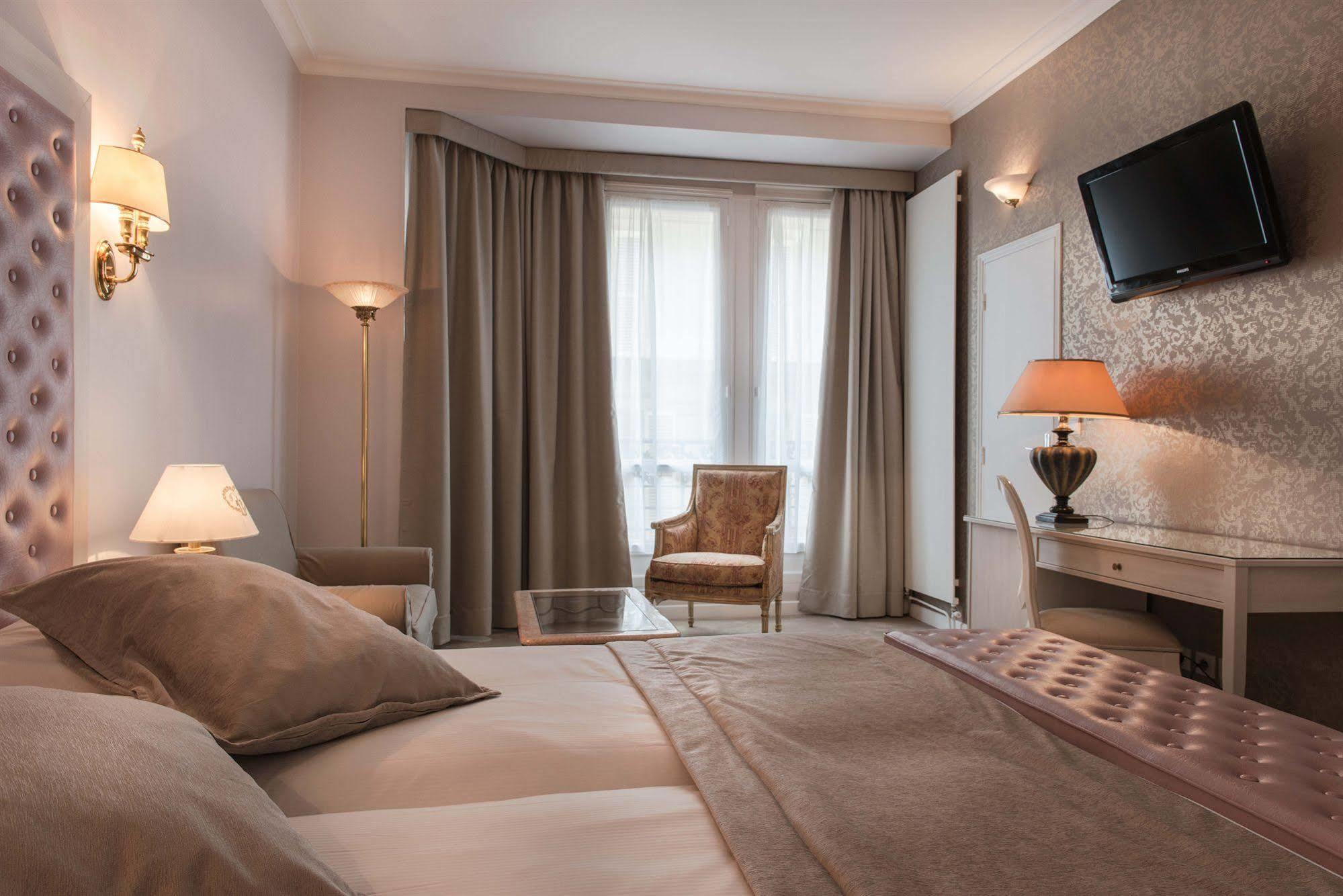 แพร็งเซส กาโรลีน Hotel ปารีส ภายนอก รูปภาพ