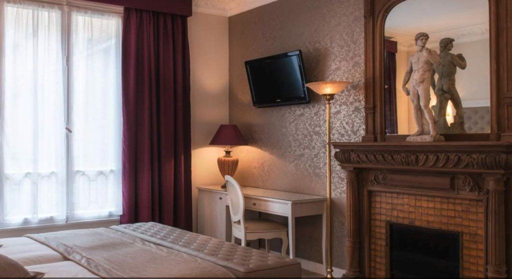 แพร็งเซส กาโรลีน Hotel ปารีส ภายนอก รูปภาพ